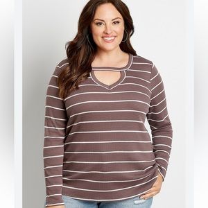 24/7 Maurice’s Cut-Out Neck Striped Top Sz XXL